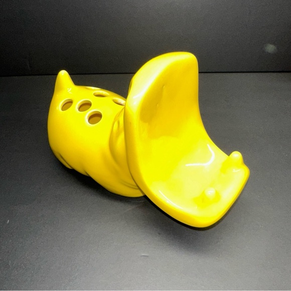 Vintage Ceramic Hippopotamus Toothbrush Holder Bright Yellow - Picture 2 of 7